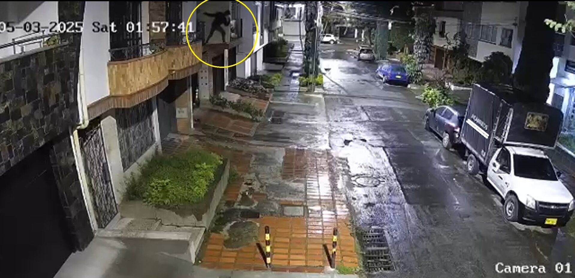 Lee más sobre el artículo Roban apartamento en tercer piso trepando por los balcones